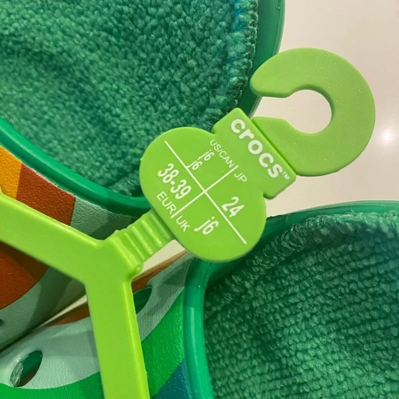 Crocs -NEW - Picture 2 of 3